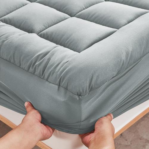 Mattress Pad - Soft and Breathable Mattress Protector Cover - Pillow Topper with Stretches to 18” Deep Pocket Fits Up to 8”-21” Cooling Bed Topper (Light Gray, Queen)