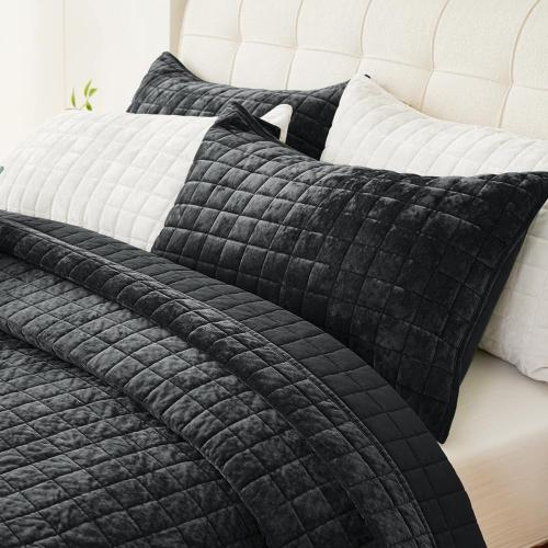 Quilt Set Oversized King Size 120x128 Luxurious Velvet Bedding Sets with Pillow Shams Ultra Soft Quilted Bedspread Coverlet Comforter for All Season,Black