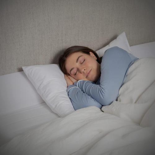 SnugStop The Original Bed Wedge | Gap Filler Between Your Headboard and Mattress | Triangle Pillow Wedge | Headboard Gap Filler | Anti-Slip Mattress | Don't Lose Your Pillow (Queen)