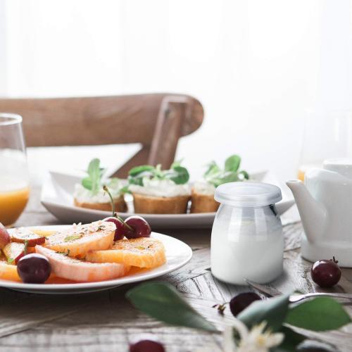 Encheng 8 oz Clear Glass Jars With Lids,Yogurt Container With Lids(PE),Replacement Pudding Jars Yogurt Jar,Glass Container With Twine n Tag For Milk,Jams,Jelly,Mousse,Dishwaresafe 20 Pack