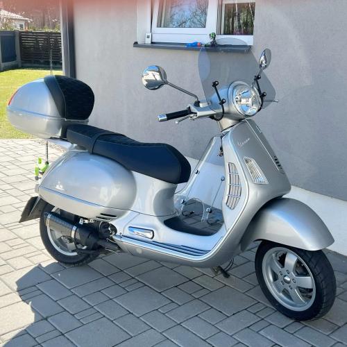 Scooter Bikes Windscreen for Piaggio Primavera 150 GTS 250 300 2017 2018 2019 Round Headlight Front Fairing Windshield Wind Deflector Visor GTS250 GTS300 (Light Smoke)