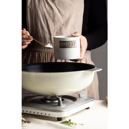 LYEOBOH Ceramic Sugar Bowl with Lid and Spoon, 15 OZ Sugar Holder for Coffee Bar Accessories, Sugar Jar for Countertop, Azucarera Farmhouse Home and Kitchen, White