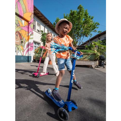 Micro Kickboard - Maxi Deluxe LED - Three Wheeled, Lean-to-Steer Swiss-Designed Micro Scooter for Kids with Motion-Activated Light-Up Wheels for Ages 5-12 …