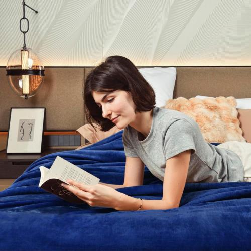 KAWAHOME Sherpa Fleece  Blanket for Bed - Extra Warm and Heavy Thick Blankets for Winter, Super Soft 500GSM Plush Blanket, Navy Blue