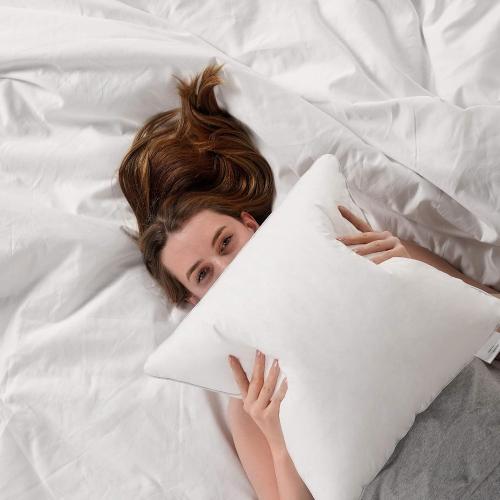 Oubonun 18x18 Pillow Inserts (Set of 4) - 100% Cotton Cover, Square Throw Pillow Inserts for Couch, Sofa, Bed - Decorative 18 Inch White Pillow Inserts