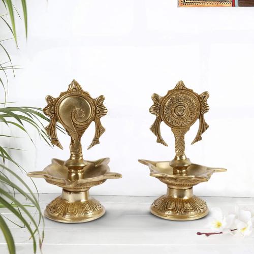 Size 6.5 Brass Shankha Chakra Villaku Shankh and Chakra Traditional Oil Lamp 6.5 Inch