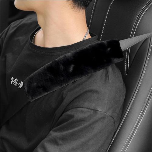 Ziciner 2 Packs Car Seatbelt Covers Shoulder Pad, Universal Soft Faux Sheepskin Shoulder Cover for Comfortable Driving, Fluffy Seat Belt Protector Help to Protect Your Neck and Shoulder (Black)