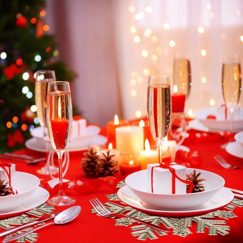 Snowflake Placemats Set of 6,Rouhuhura 15 inch Christmas Placemats Decorations Snowflake Tablemats Hollow Out Design Round Vinyl Place Mats Dining Table Setting Kitchen Table Mats for Christmas(Gold)