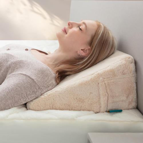 Faux Fur Wedge Pillow for Sleeping, Alleviate Acid Reflux Firm Foam Wedge Pillow Wedge for Sleep Apnea, Snoring, After Surgery Adjustable Triangle