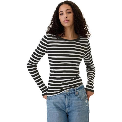 Large GAP Women's Long Sleeve Favorite Crew-Neck T-Shirt