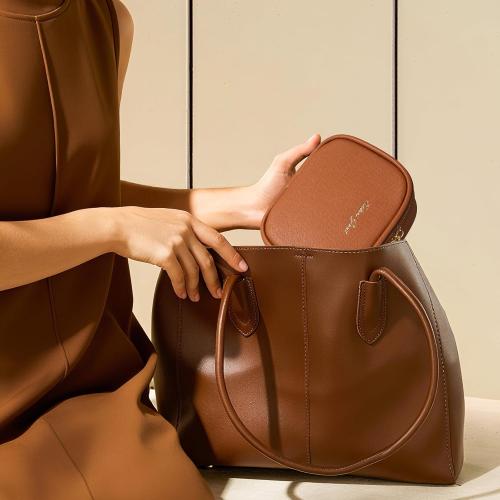 Mini Makeup Bag with Led Mirror, Small Travel Make up Bag 3 Light Modes Adjustable Brightness, for Women Organizer Cosmetic Bag, Portable Travel Train Toiletry Bag, for Pool Parties Work Touch-Ups