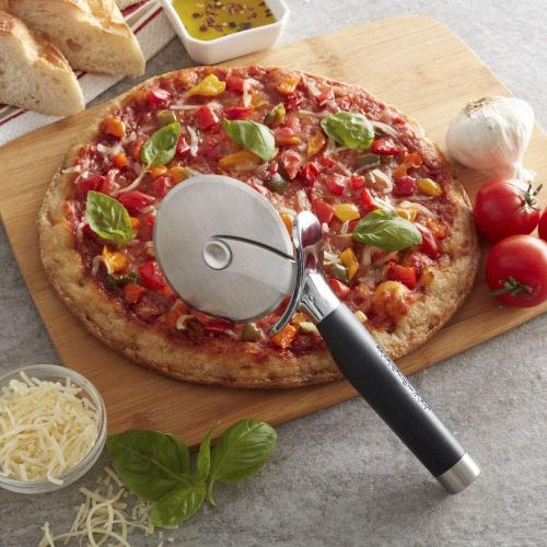 KitchenAid Gourmet Stainless Steel Pizza Wheel with Sharp Blade to Easily Cutting Pizza Crusts, Pies, and more, Finger Guard for Safety and Comfort Grip to Protect Fingers, Dishwasher Safe, Black