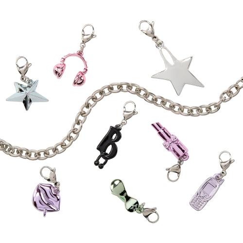 Bratz Charmz Jade Fashion Doll with Collectible Charm Bracelet