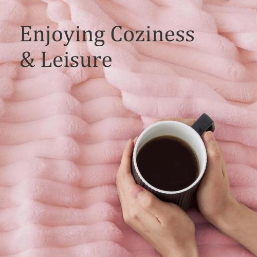 BEDELITE Fleece Pink Throw Blanket for Couch - 300GSM Soft & Warm Valentines Blanket Gifts for Women Girls, Decorative Spring Pink Blankets for Home, 50x60