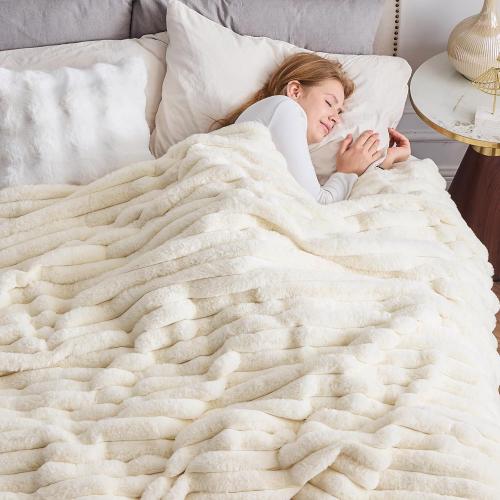 NEWCOSPLAY Faux Fur Twin Blanket Ivory 3D Ribbed Plush Thick Warm Blanket for Couch Sofa Bed 850GSM (Ivory Ribbed, Twin(60x80))