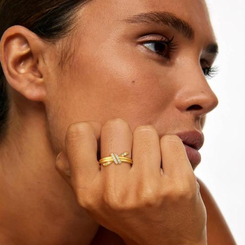 C-leen Gold Rings for Women Non Tarnish, Diamond Twist Love Knot Ring Dainty 18k Real Gold Plated Cubic Zirconiz Knuckle Pinky Thumb Rings Gold Jewelry for Women Gift Size 6-10