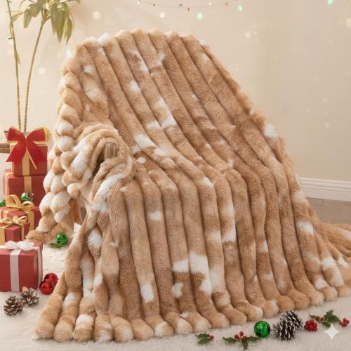 Throw Blanket for Couch - 60 x 80 Faux Rabbit Fur Throw Blanket Cozy Soft Warm Blankets for Bed Sofa Bedroom Living Room Fluffy Striped Blankets for Fall Winter, Home Decor, pink