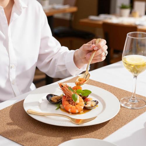 WDF 180 Pieces Disposable Plastic Gold Silverware Cutlery - Disposable Flatware Set 60 Forks, 60 Knives and 60 Spoons - Heavy Duty Gold Plastic Cutlery - Utensils for Baby Shower Wedding Spring