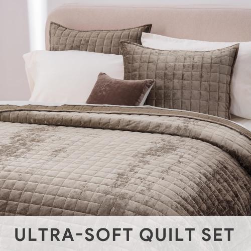 RECYCO Luxury Velvet Quilt Set Full Queen Size Bedding Sets, Ultra Soft Velvet Comforter Set, Lightweight Channel Box Stitch Oversized Bedspread Coverlet for All Season, with 2 Shams, Mocha Brown