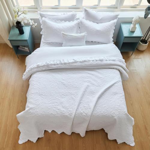 Brandream Premium White Cotton Quilt Set Oversized Queen Intricate Botanical Vine Stitching Scalloped Trim Lightweight All-Season Designer Bedspread 3-Piece