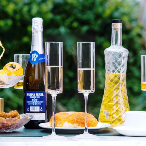BACLIFE Crystal Champagne Flutes Set of 6 - Hand Blown Champagne Glasses With Long Stem - 6.5 oz Elegant Sparkling Wine Stemware - Unique Gift for Christmas Day,Birthday,Wedding - Clear