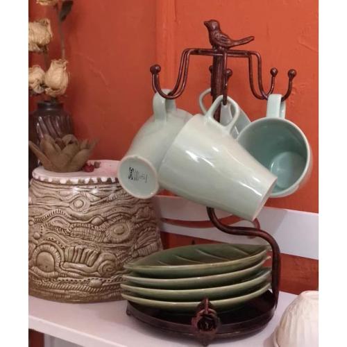 Color bronze Vintage Coffee Mug Holder,Rustic Tea Mug and Saucer Storage Display Rack,Holds 6 Cups,Bronze Iron
