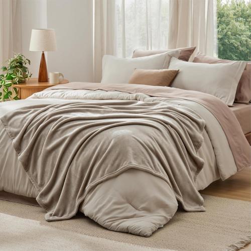 Bedsure Queen Comforter Set Beige, 8 Pieces Prewashed Queen Size Bed in a Bag with Soft Fleece Bed Blanket, Down Alternative Bedding Set for All Seasons, Sheets, Pillowcases & Shams
