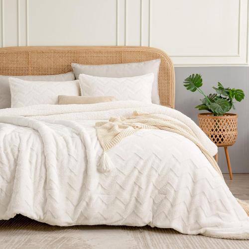 BEDELITE Fluffy Twin Comforter Set - Super Soft Sherpa Beige Comforter for Twin Size Bed, Luxury Warm Bedding Set for Winter, Fuzzy Bed Set 2 Piece (1 Comforter, 1 Pillowcase)