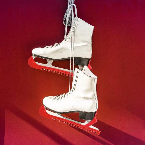 Sumind 4 Pcs Ice Skate Guards Ice Skate Blade Covers Hockey Figure Skates Blade Covers Protector Equipment with Adjustable Buckle for Adults