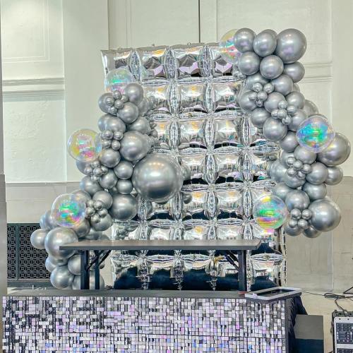 Chrome Silver Square Foil Balloon Wall Tunnel Arch Metallic Silver Balloon Garland Kit New Year's Eve Background Mylar Double Sided Flat Backdrop For Graduation Birthday Party Decorations