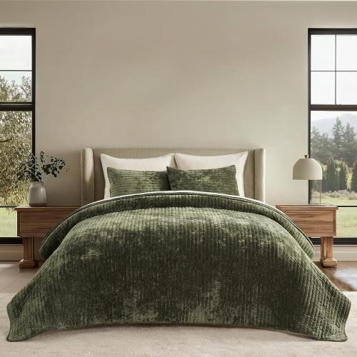 EVERGRACE Velvet Quilt Set Queen Size, Luxurious Soft Striped Channel Bedding Set, Lightweight Velvet Comforter for All Season, Quilted Bedspread Coverlet with 2 Matching Shams, Olive Green