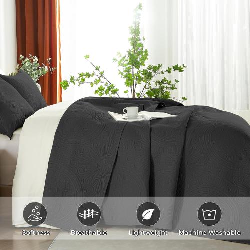 WURUIBO King/Cal King Quilt Set Black,Ultrasonic Embossed Bedspread, Lightweight Microfiber Coverlet, Modern Thin Bedding Set for All Season, 3 Piece(1 Quilt,2 Pillow Shams)