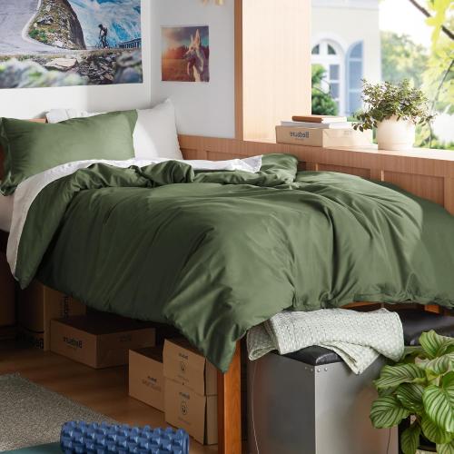 Bedsure Duvet Cover Twin/Twin XL Size - Extra Soft Double Brushed Bedding Set with Zipper Closure, 2 Pieces, Includes 1 Duvet Cover (68x90) & 1 Pillow Sham, Comforter Not Included, Olive Green