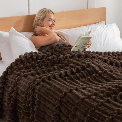 Exclusivo Mezcla Fleece Throw Blanket for Couch, Super Soft Striped Jacquard Bed Blanket, Lightweight Fuzzy Cozy for All Seasons, 50x60 Inches, Coffee