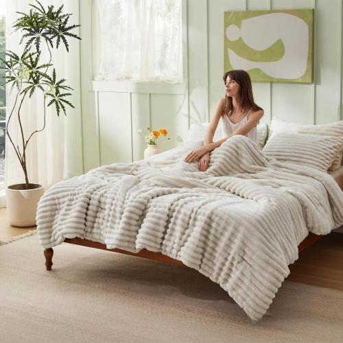 Bedsure Queen Comforter Set - GentleSoft™ 3 Pieces Fluffy Double-Side Fleece Comforter Set, Cozy Striped Room Decor Aesthetic, Luxury Linen Bedding Queen Size with 2 Pillowcases, 90x90 Inches