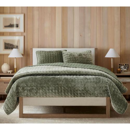 Luxurious Velvet Quilt King Size Set 98 x106 Ultra Soft Bedding Set Quilted Bedspread Coverlet with 2 Matching Pillow Shams for All Seasons,Army Green
