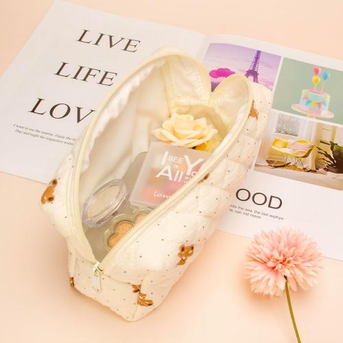 PAZIMIIK Vintage Quilted Makeup Bag Cosmetic Pouch for Brushes Pencils and Travel Make Up Accessories for Women and Girls Bear Beige