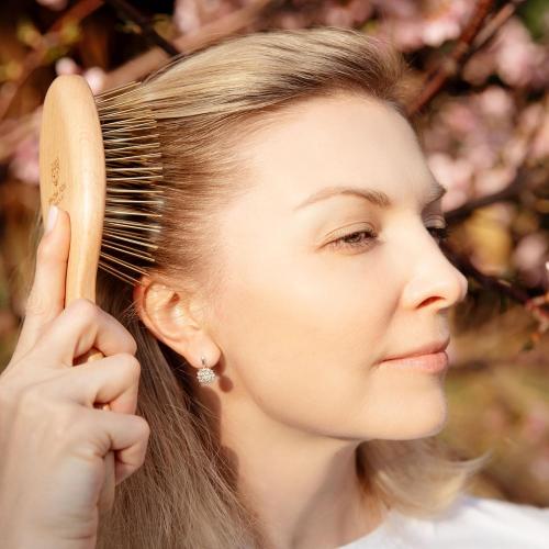 Snow Fox Skincare Gua Sha Hair Brush - Wooden Edition. Scalp Massage Comb with Gold-Plated Metal Bristles for Healthy Follicles. Soothing Gua Sha Acupressure Tool for All Hair Types
