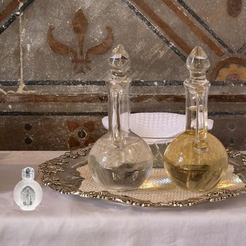 VILLCASE 2pcs Glass Holy Water Bottle, Decorative Bottles Holy Water Container, Religious Empty Oil Containers for Catholic Christian Party Church