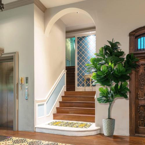 6ft Full Artificial Fiddle Leaf Fig Tree (72in) with Plastic Nursery Pot Faux Tree, Ficus Lyrata Fake Plant for Office House Farmhouse Living Room Home Decor (Indoor/Outdoor)