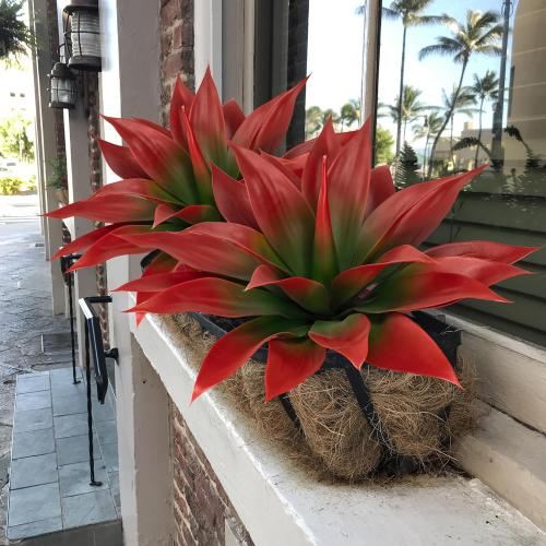 Artificial Agave Plants,Large UV Resistant Fake Agave Planters for Indoor and Outdoor Decorating Tropical Plant Succulents Greenery Indoor Decor (2Pack,18 Red)