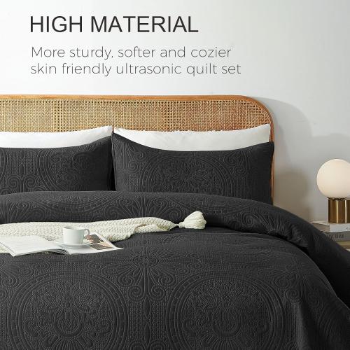 WURUIBO King/Cal King Quilt Set Black,Ultrasonic Embossed Bedspread, Lightweight Microfiber Coverlet, Modern Thin Bedding Set for All Season, 3 Piece(1 Quilt,2 Pillow Shams)