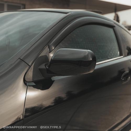 VViViD Black Gloss Bulk Roll Vinyl Wrap Roll with Air Release Technology (3ft x 5ft)
