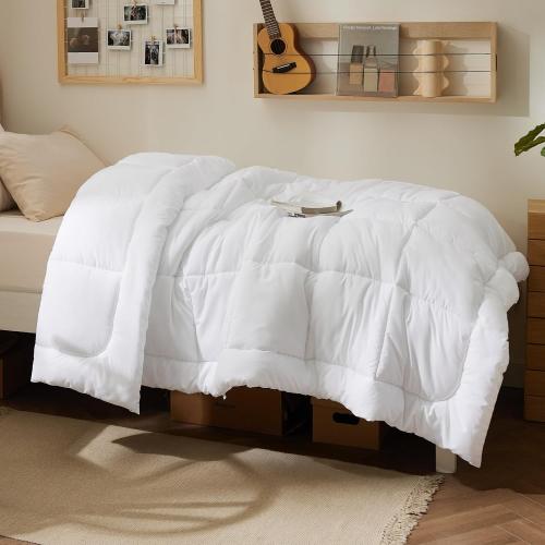 64 in X 88 in- Bedsure Comforter Duvet Insert - Quilted Comforters Twin Size, All Season Duvet, Down Alternative Bedding, with 8 Tabs, Gifts for Women/Men, White, Twin 88 x 68 Inches
