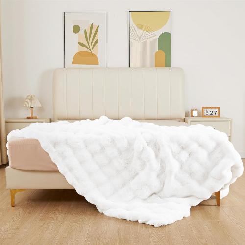 ORINOVA White Furry Blanket King Size Soft Faux Fur Throw Fuzzy Bunny Fur Blanket for Bed Cozy 90x108 Fluffy Blankets King for Bedroom Living Room Home Decor Gifts 1000 GSM