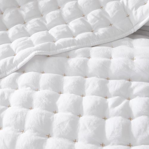 White  Size California Cal King Size Quilt Bedding Sets with Pillow Shams, Oversized Lightweight Soft Bedspread Coverlet, Quilted Blanket Thin Comforter Bed Cover, 3 Pieces, 116x106 inches