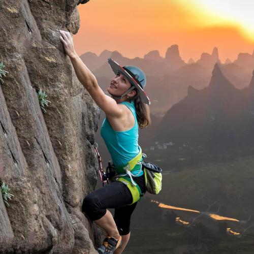 4th of July Decorations, Climbing Helmet Sun Hat, Safety Helmets Sun Protection Accessories Suit for The Rescue Team, High-Altitude Worker