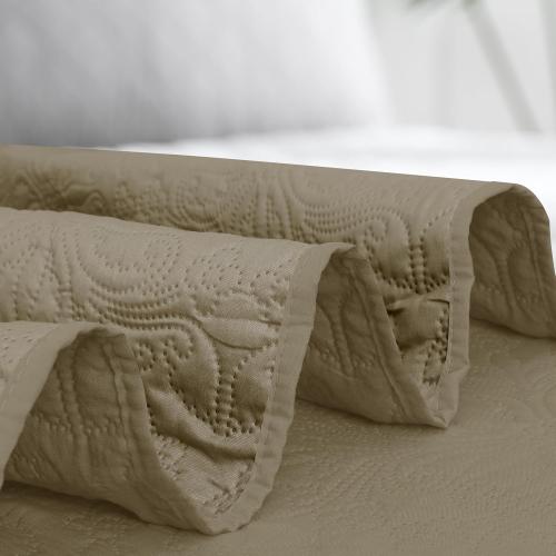 Easy-Going Reversible Quilt Set Full/Queen, Bedspread with 2 Shams | Damask-Beige/Beige, Lightweight Microfiber Bed Comforter, 1 Quilt   2 Pillow Shams, All-Season Coverlets for Bedroom