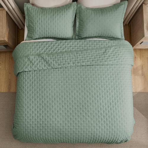 Bedsure Quilt - Sage Green Bedspread & Lightweight Comforter, Modern & Boho Coverlet with Clover Pattern, Ultra Soft All-Season Bedding