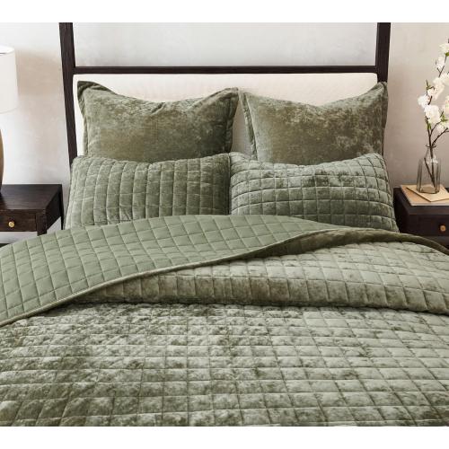 Luxurious Velvet Quilt King Size Set 98 x106 Ultra Soft Bedding Set Quilted Bedspread Coverlet with 2 Matching Pillow Shams for All Seasons,Army Green